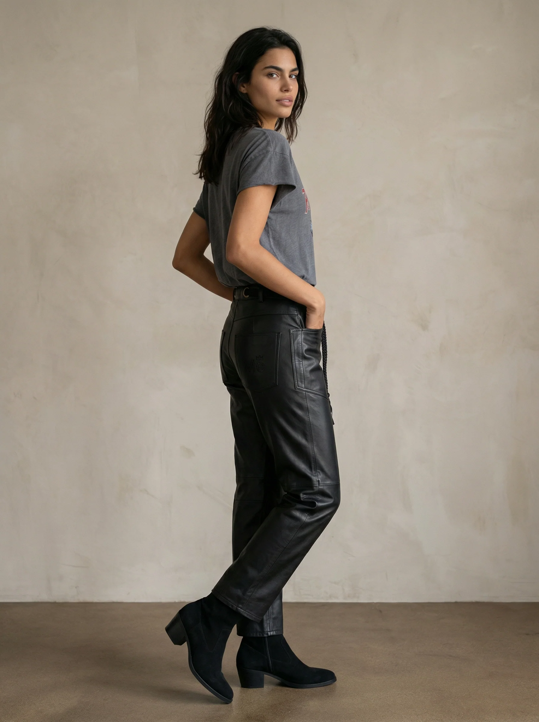 Barrel leather pants with a belt - Image 2