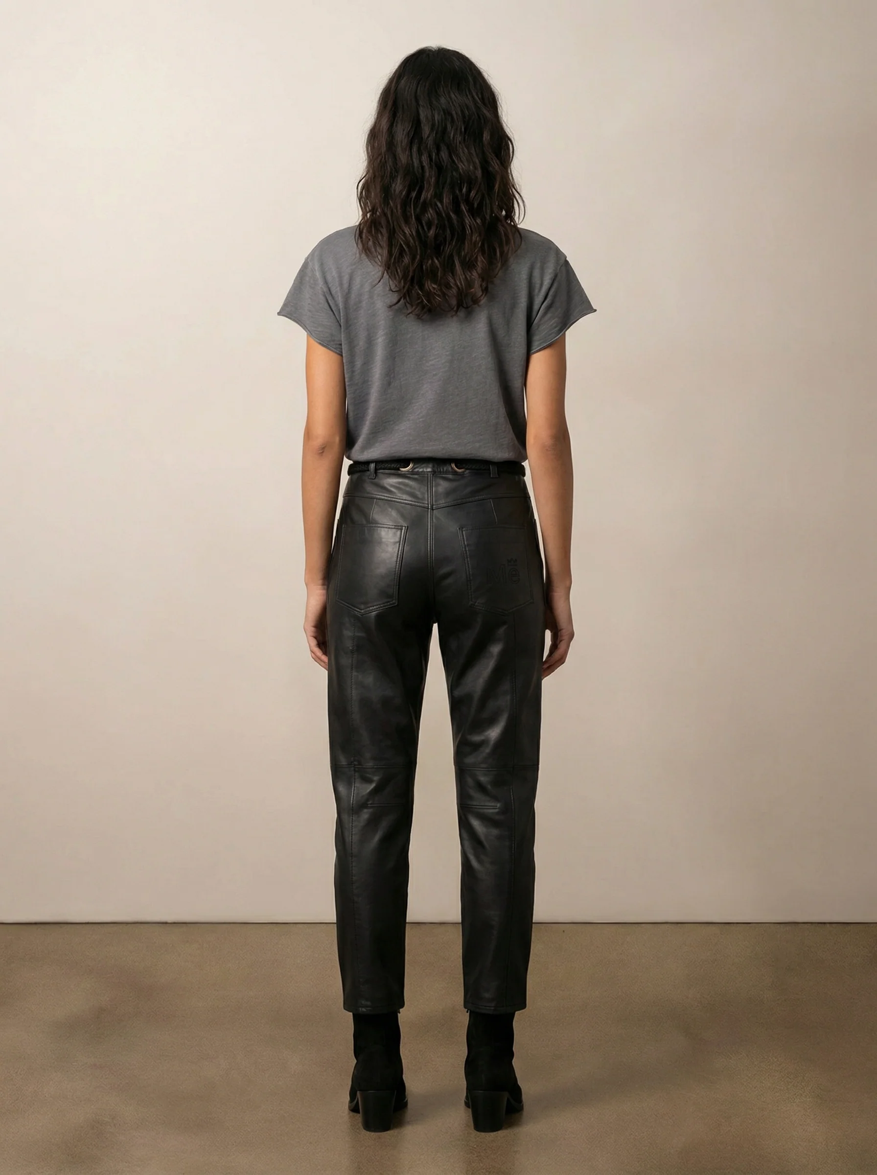 Barrel leather pants with a belt - Image 4
