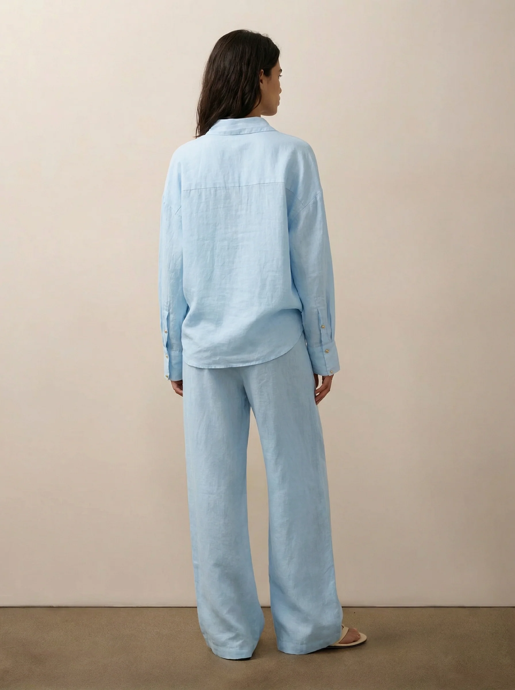 Classic button-down linen shirt - Image 3