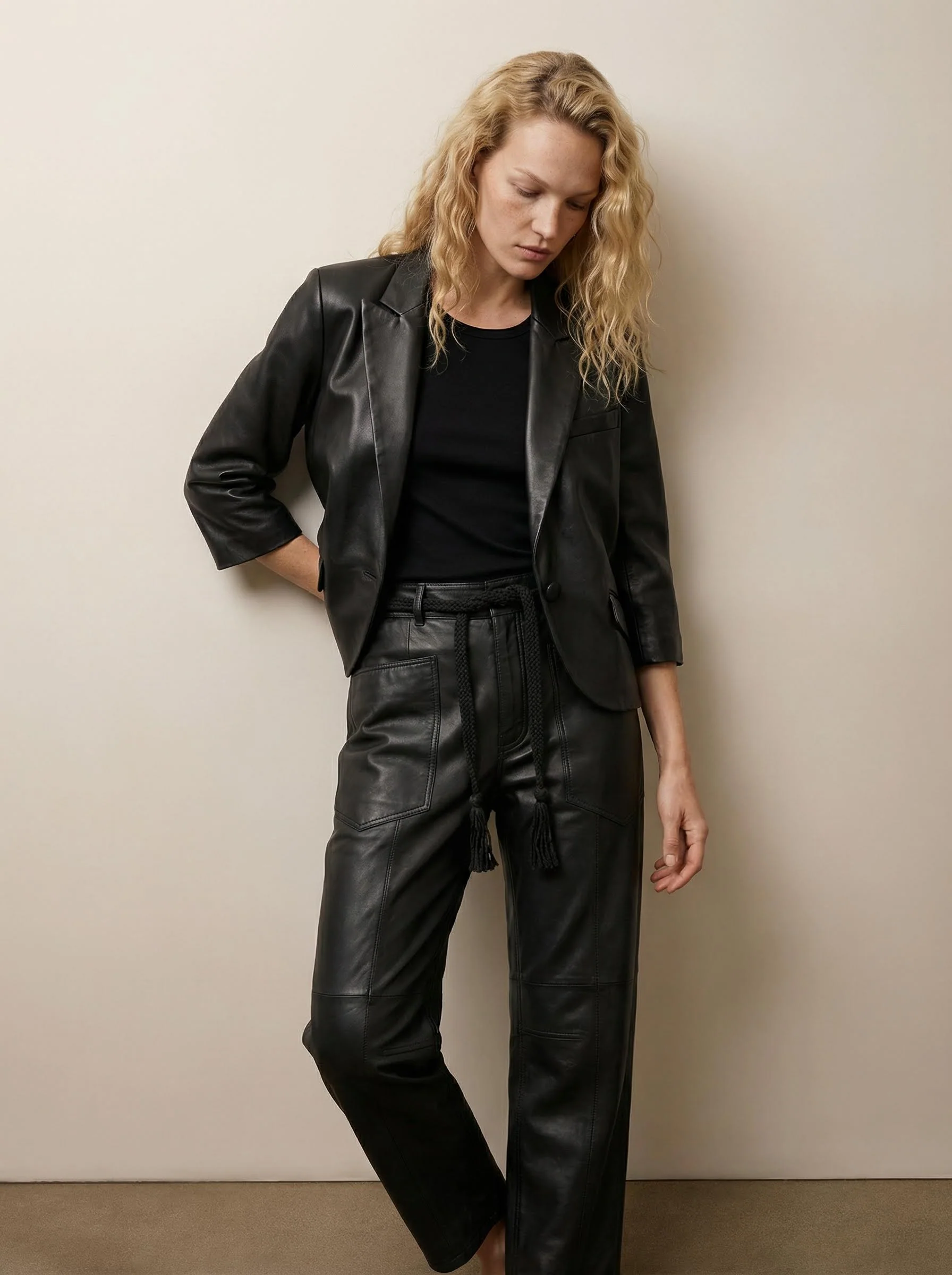 Cropped leather jacket - Image 2