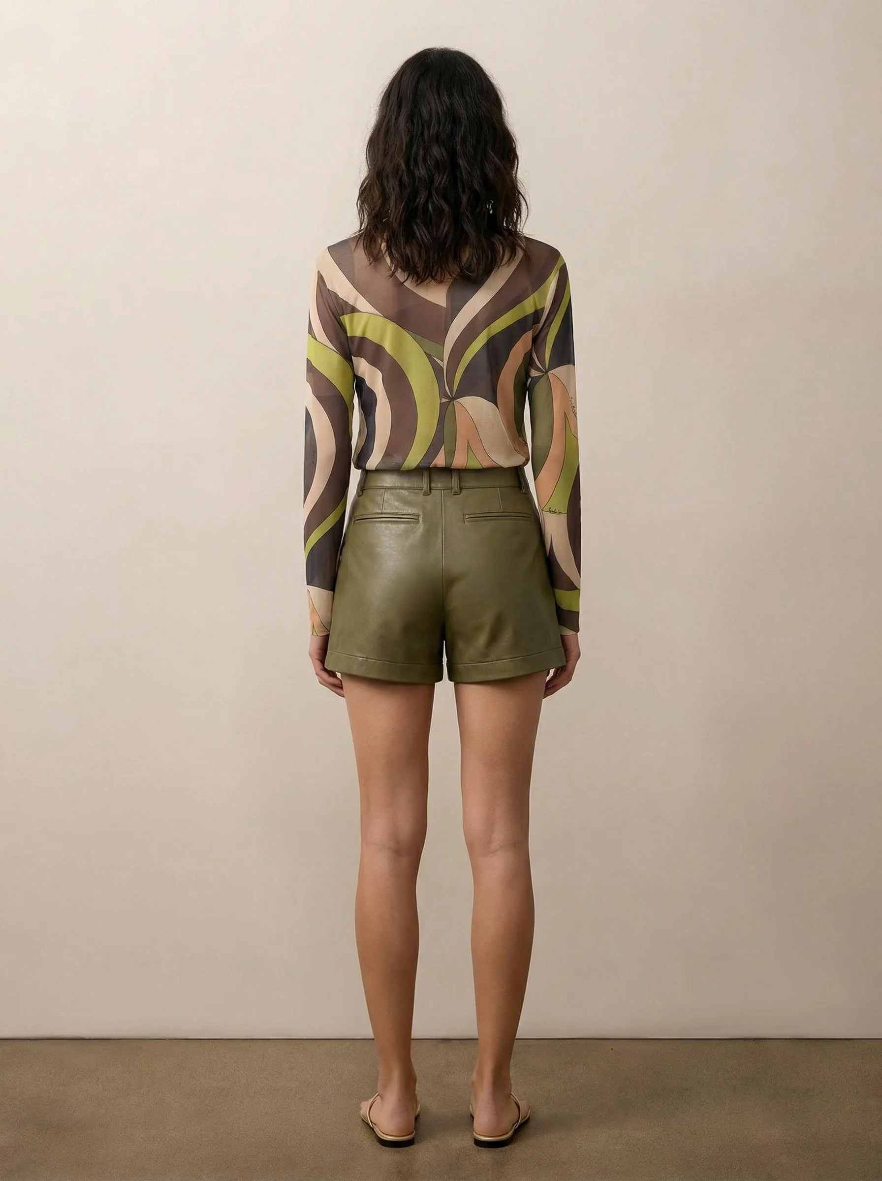 Short leather pants - Image 9