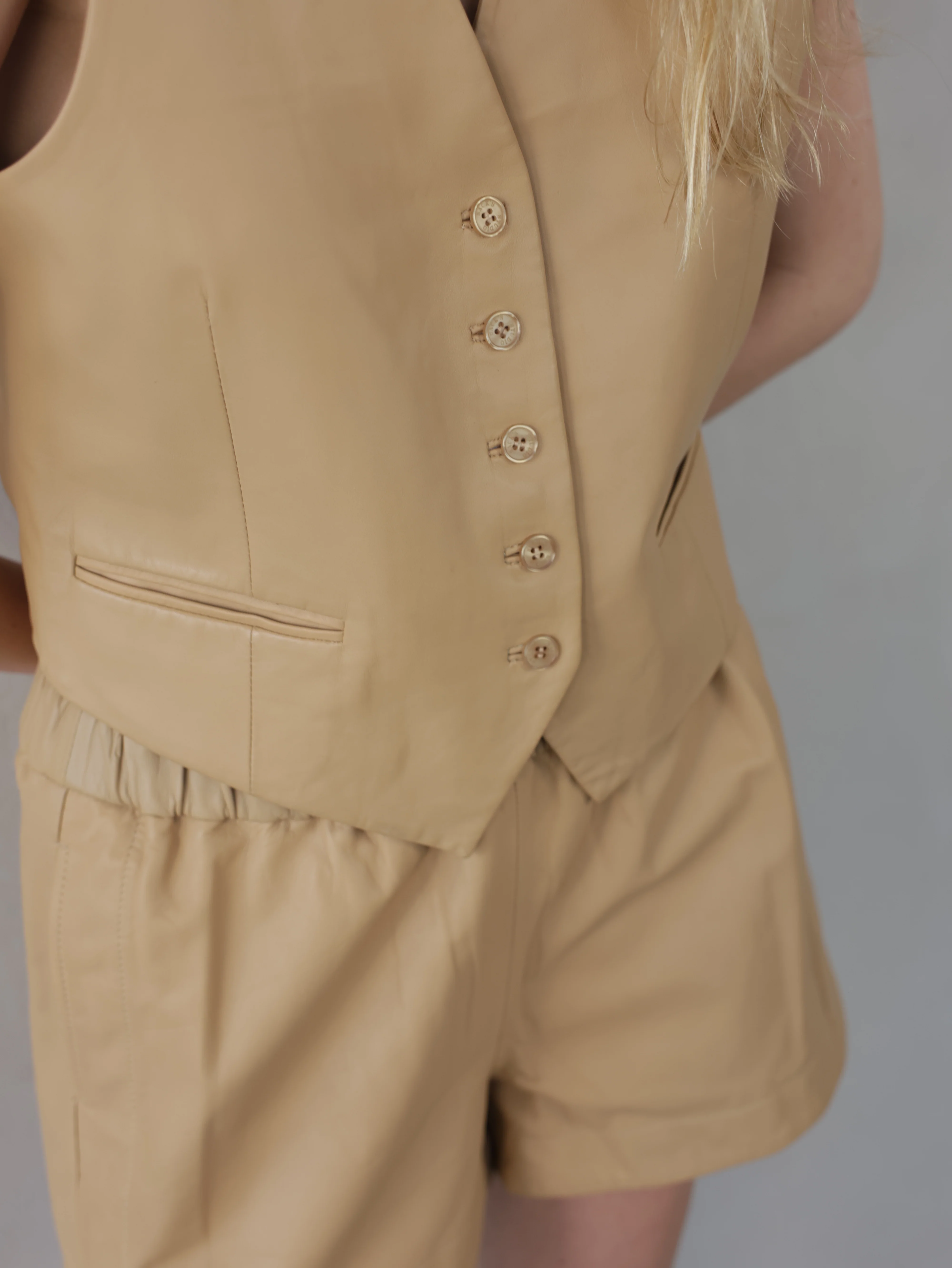 Short Leather Pants - Image 4