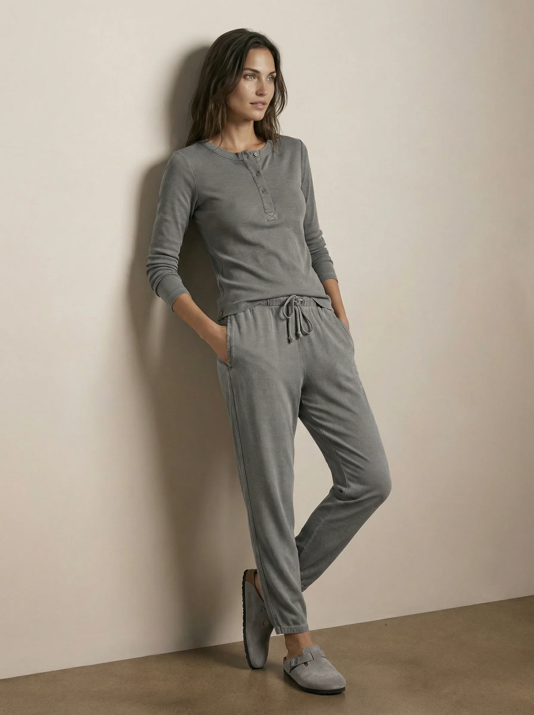 Slab T-shirt with button combination
