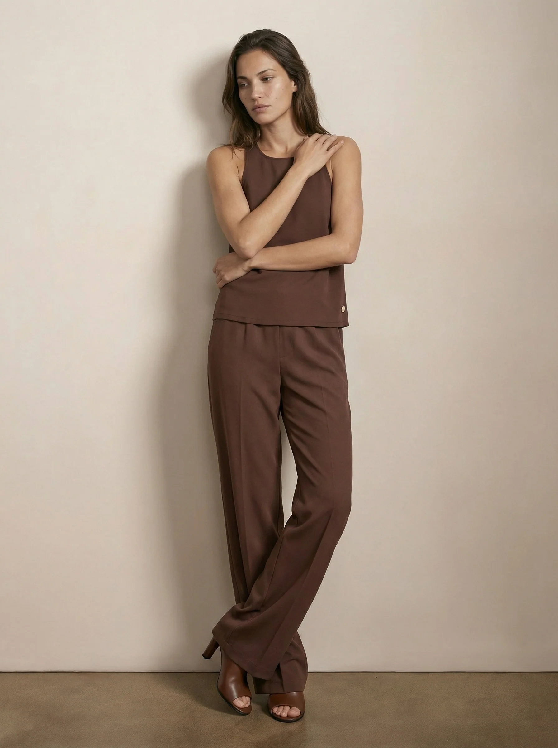 Tailored pants with side pockets - Image 4